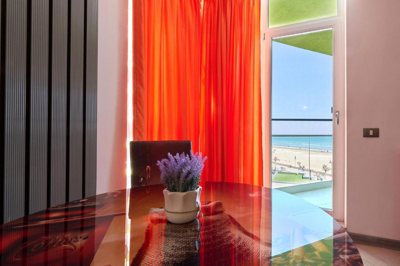 Glamour Red Apartment 22 In Spa Pool Resort Mamaia Exterior foto
