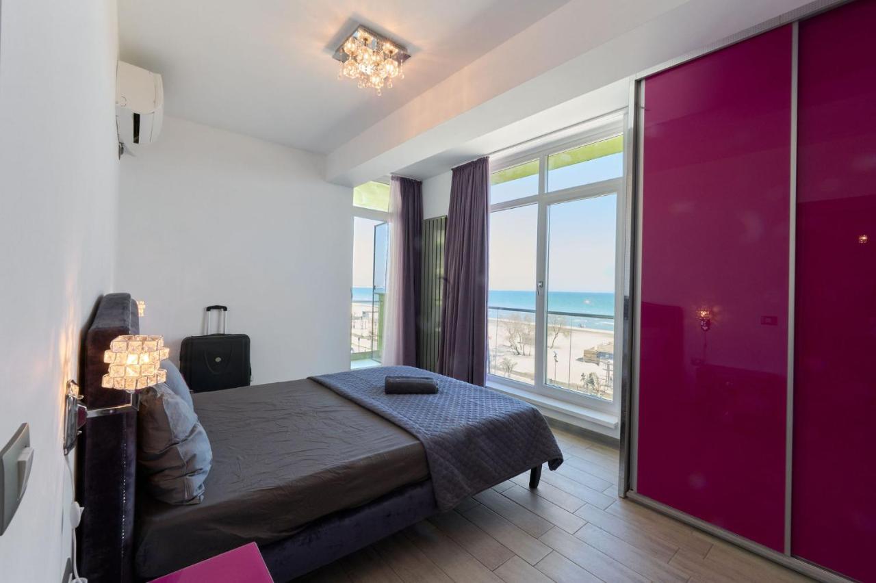 Glamour Red Apartment 22 In Spa Pool Resort Mamaia Exterior foto