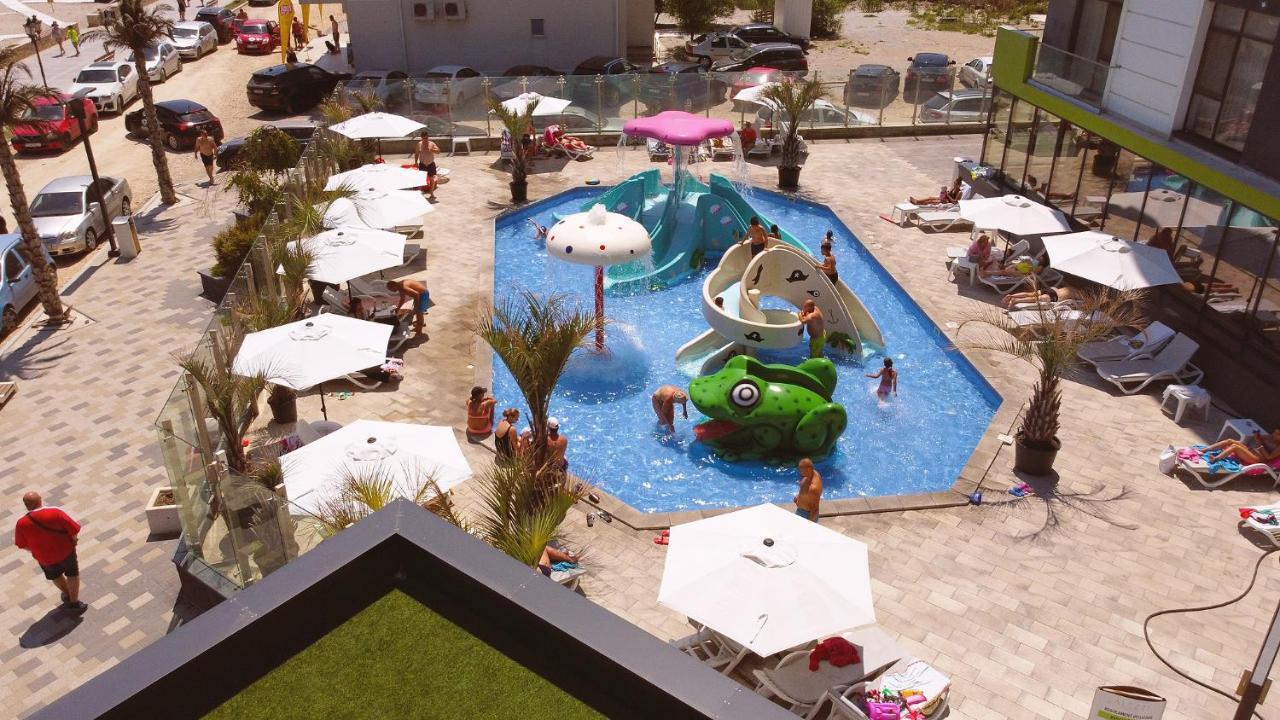 Glamour Red Apartment 22 In Spa Pool Resort Mamaia Exterior foto